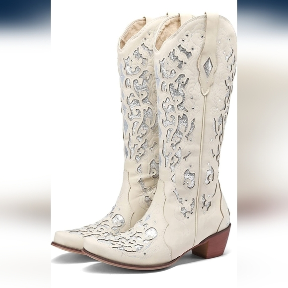 Scarlett Shoes - NWT, Off White Rhinestone cowgirl boots